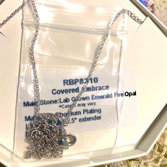 Bomb party, October 2024 necklace - Picture 2 of 3